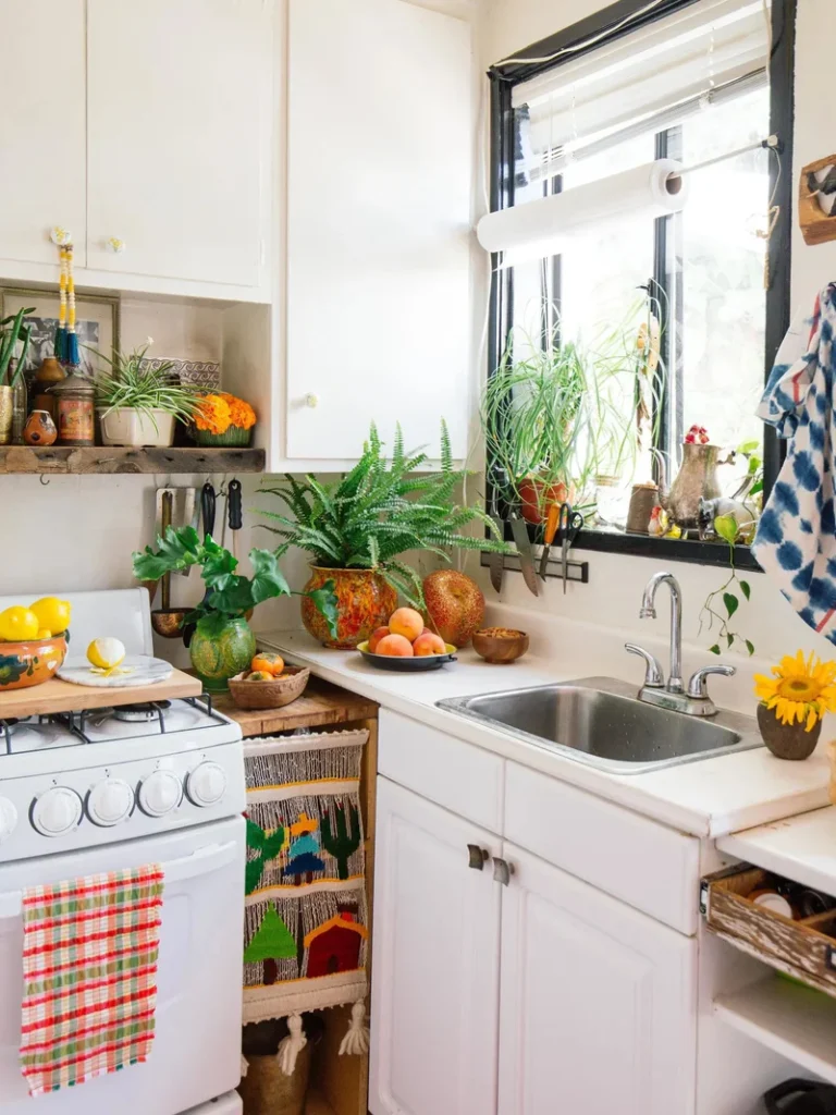 00-FEATURE-tiny-house-kitchen-ideas-domino_800x
